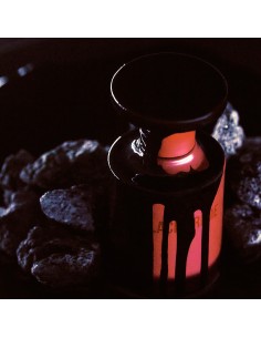 BORNTOSTANDOUT BLACK CREME 2