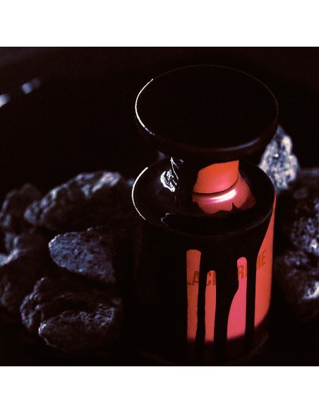 BORNTOSTANDOUT BLACK CREME